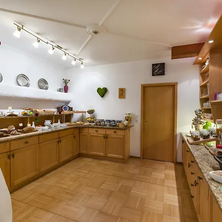 Gartenhotel Rosenhof Bei Kitzbuehel Apartmanhotel