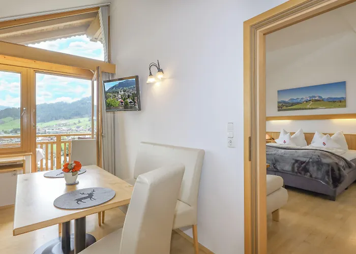 Hotel apartamentowy Gartenhotel Rosenhof Bei Kitzbuehel 4*