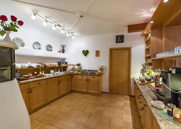 Gartenhotel Rosenhof Bei Kitzbuehel Apartmanhotel