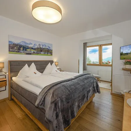 Ξενοδοχείο με διαμερίσματα Gartenhotel Rosenhof Bei Kitzbuehel 4*