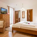 Gartenhotel Rosenhof Bei Kitzbuehel Hotel apartamentowy Oberndorf in Tirol
